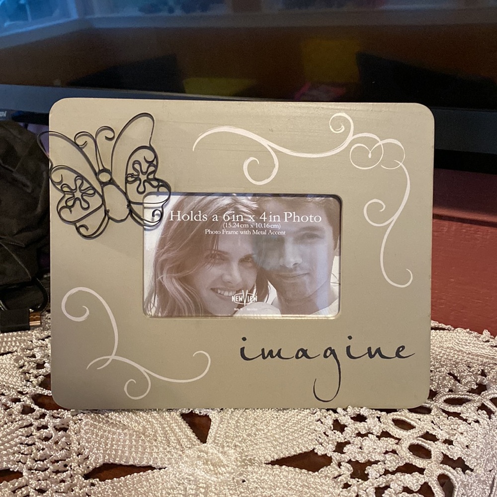 Butterfly imagine 4” x 6” picture frame